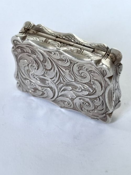 EARLY VICTORIAN SILVER GILT VINAIGRETTE BIRMINGHAM 1855 DAVID PETTIFER - ADDITIONAL PHOTO 2