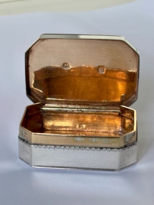 18TH CENTURY GEORGE III SILVER GILT SNUFF BOX PHIPPS ROBINSON LONDON 1795 - ADDITIONAL PHOTO 1