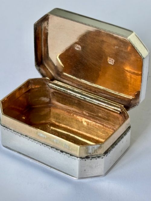 18TH CENTURY GEORGE III SILVER GILT SNUFF BOX PHIPPS ROBINSON LONDON 1795 - ADDITIONAL PHOTO 2