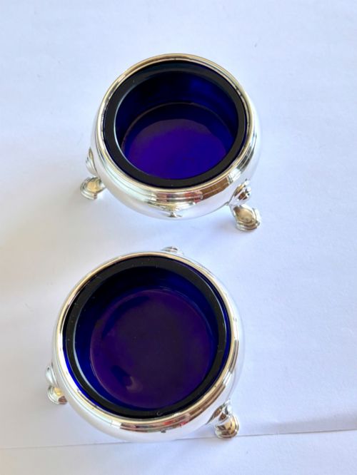 18THC GEORGE II PAIR SILVER SALTS BLUE GLASS LINER LONDON 17556 DAVID HENNELL I - ADDITIONAL PHOTO 4