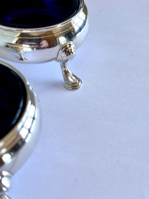 18THC GEORGE II PAIR SILVER SALTS BLUE GLASS LINER LONDON 17556 DAVID HENNELL I - ADDITIONAL PHOTO 8