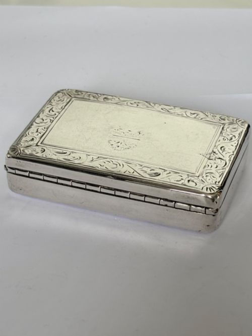 EARLY VICTORIAN SILVER GILT SNUFF BOX EDWARD SMITH BIRMINGHAM 1840 - ADDITIONAL PHOTO 1