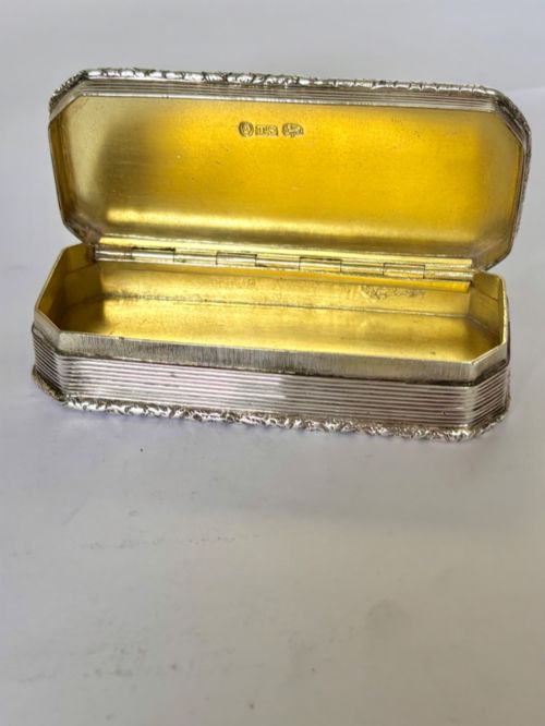 LARGE WILLIAM IV SILVER GILT SNUFF BOX THOMAS SHAW BIRMINGHAM 1836 827G - ADDITIONAL PHOTO 1