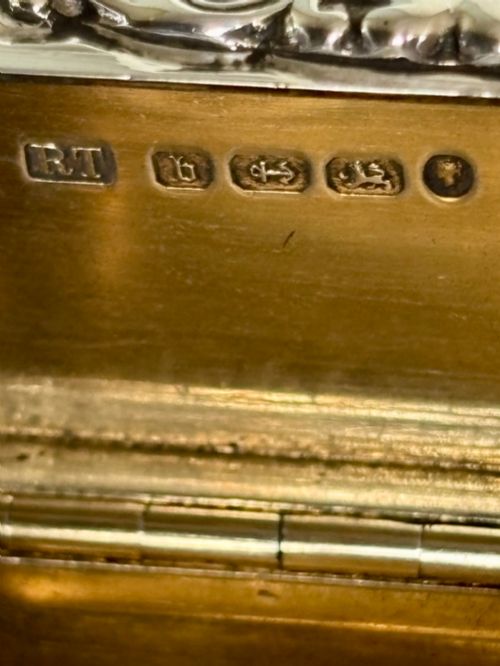 VICTORIAN SILVER GILT SNUFF BOX ROBERT THORNTON BIRMINGHAM 1876 83G - ADDITIONAL PHOTO 1