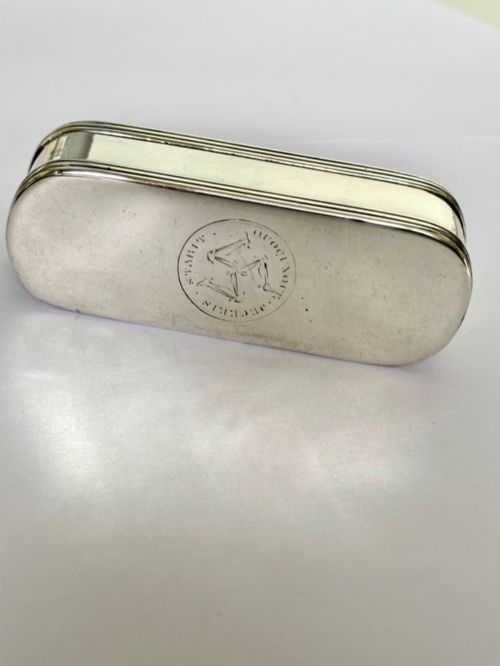 GEORGE III SILVER GILT SNUFF BOX CORNELIUS BLAND LONDON 1795 ISLE OF MAN CREST MANX - ADDITIONAL PHOTO 11