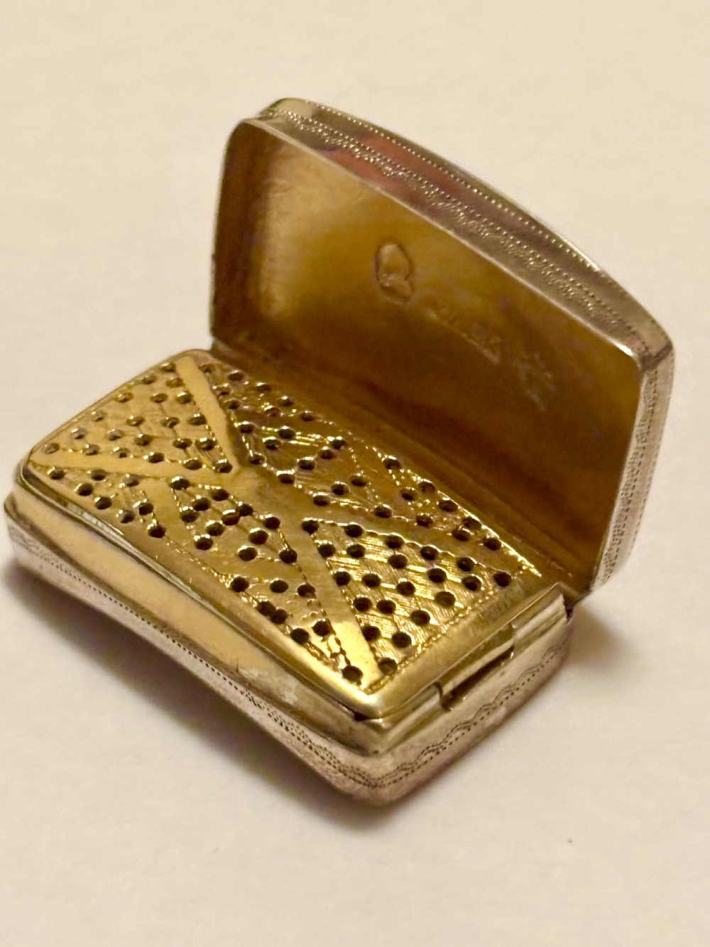 George III Curved Silver Gilt Vinaigrette Birmingham 1808 Wardell & Kempson View VI