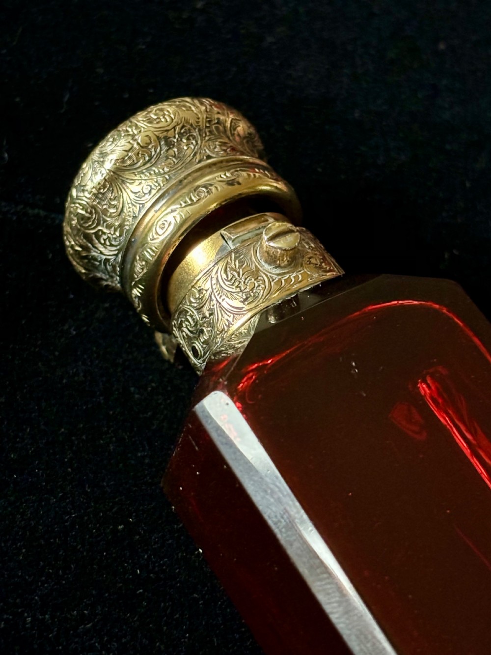 Victorian Sampson Mordan Silver Gilt Ruby Glass Scent Bottle & Vinaigrette 1878 View XI