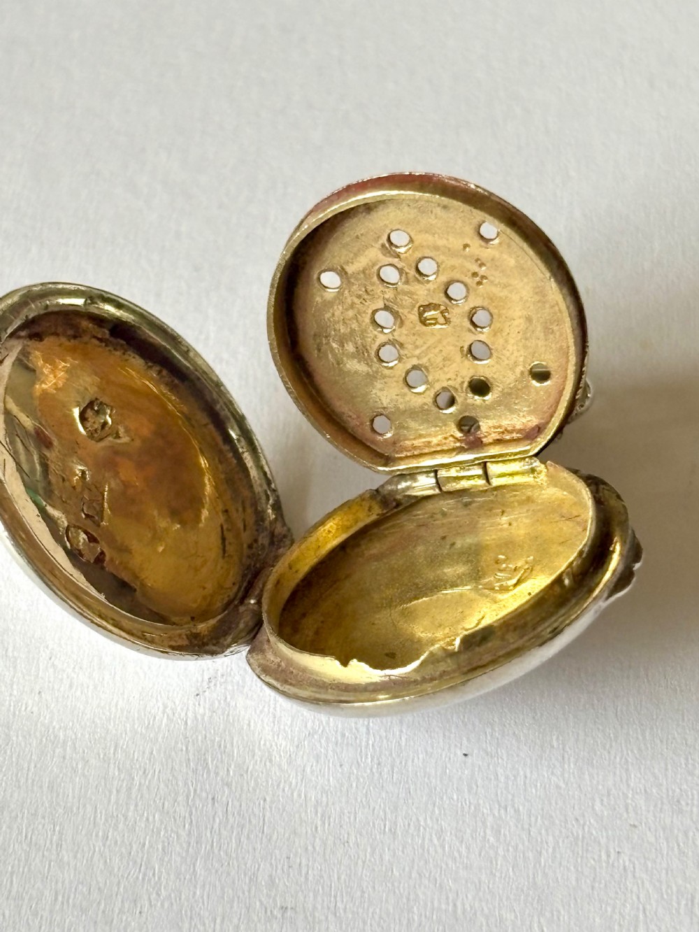 Rare George IV Silver Gilt Vinaigrette 1827 Ledsam Vale Wheeler *Pocket Watch* View XI