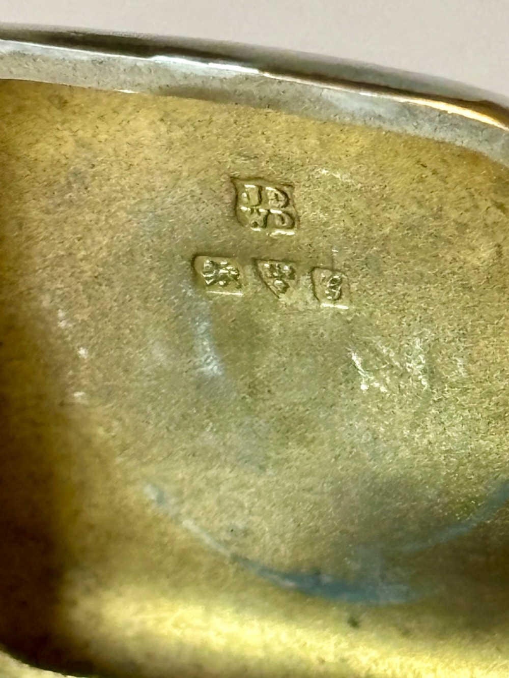 Edwardian Silver Sovereign Case Chester 1907 by James Deakin & Sons View III