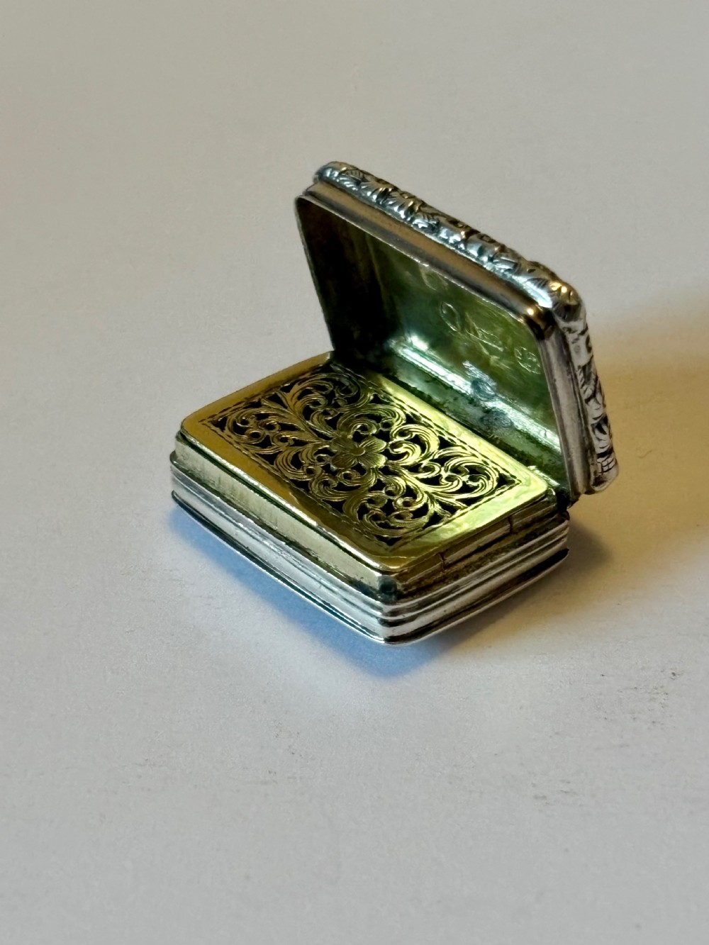 George IV Silver Gilt Vinaigrette Bham 1823 Thomas & William Simpson View III