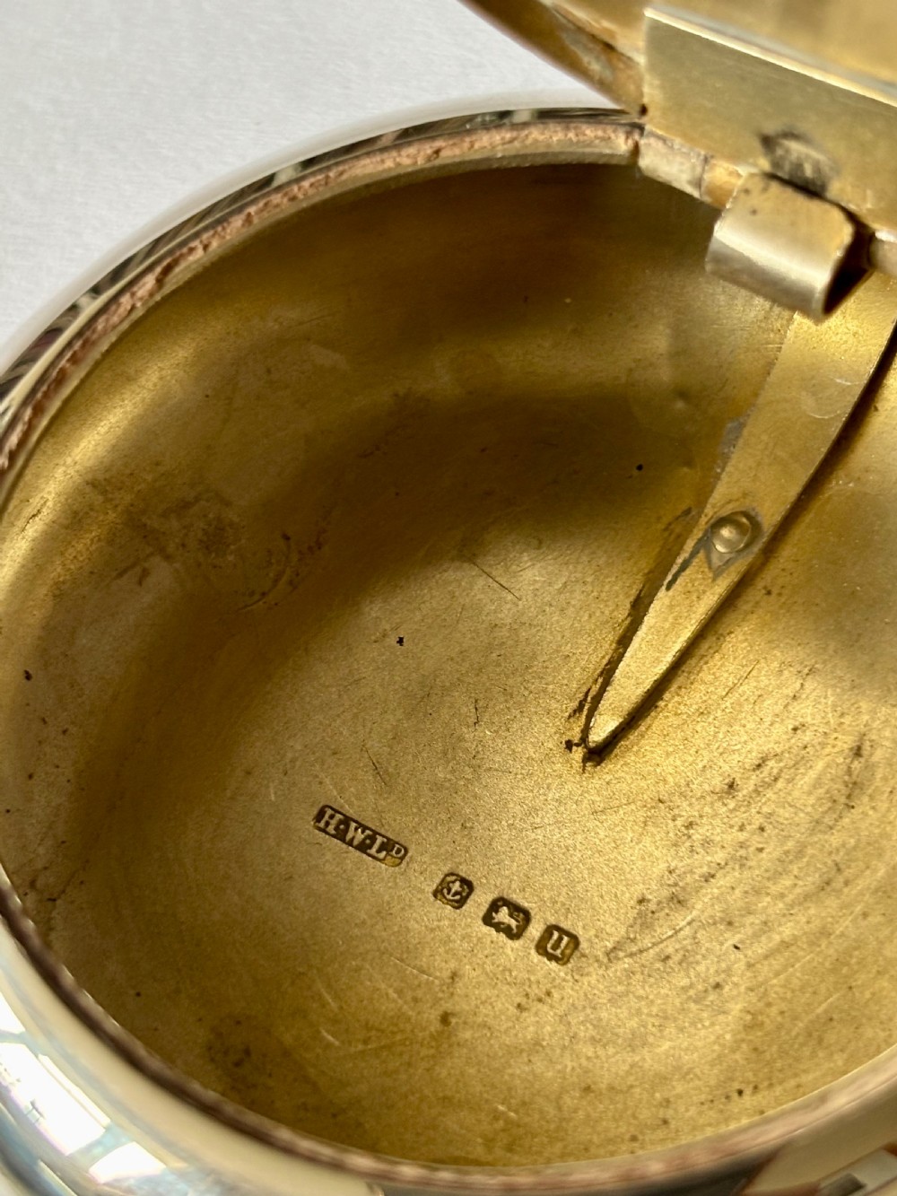 Antique Silver George V Squeeze Action Tobacco Snuff Box 1919 Henry Williamson View X