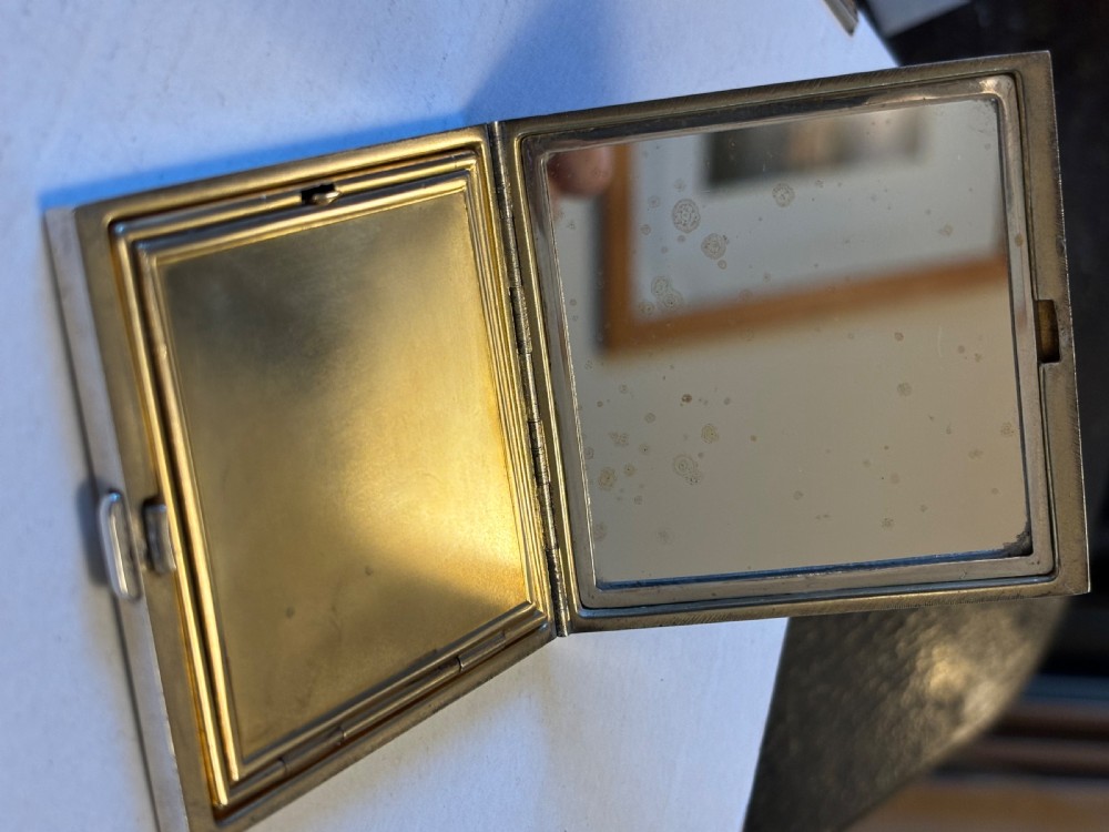 Art Deco Sterling Silver Ladies Compact DEAKIN & FRANCIS Ltd 1924 View X