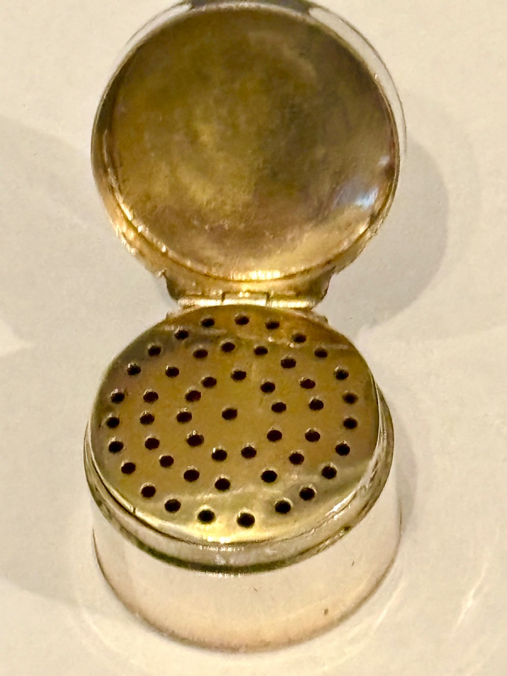George III Silver Gilt Vinaigrette Rare Cylindrical Circular Form with Sponge View IV
