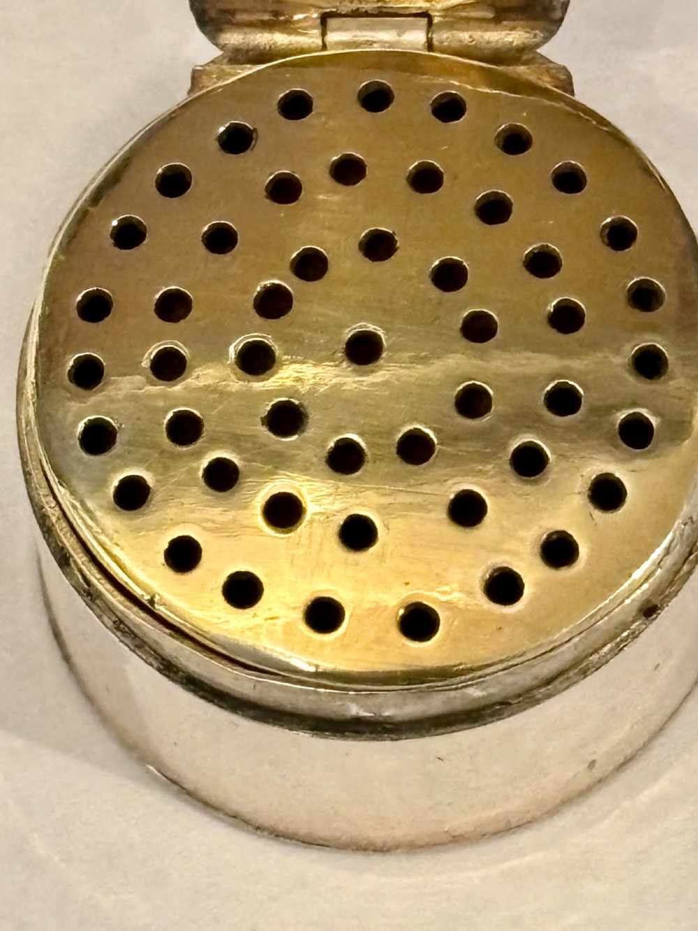 George III Silver Gilt Vinaigrette Rare Cylindrical Circular Form with Sponge View VIII
