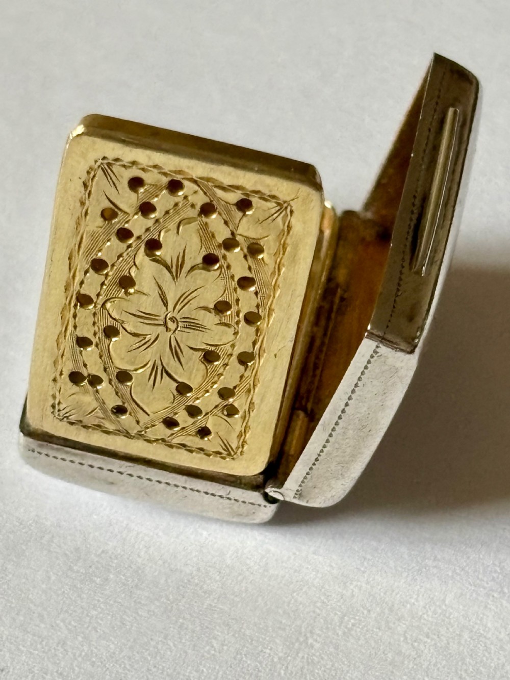 Silver Gilt Early Victorian Vinaigrette Birmingham 1844 Edward Smith View IX