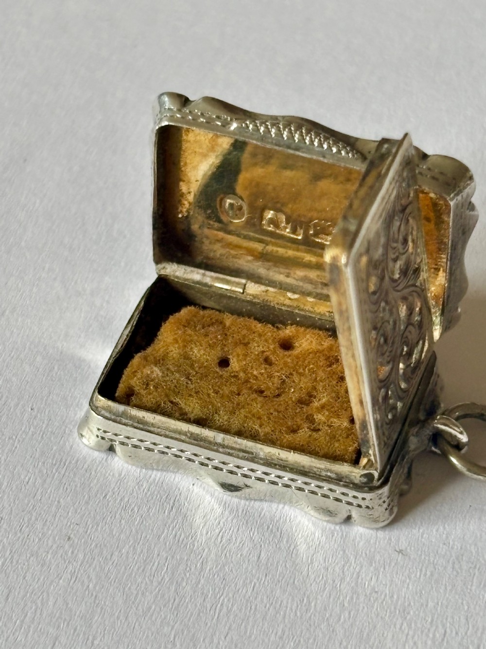Silver Gilt Victorian Vinaigrette Birmingham 1856 Alfred Taylor with Sponge View VIII