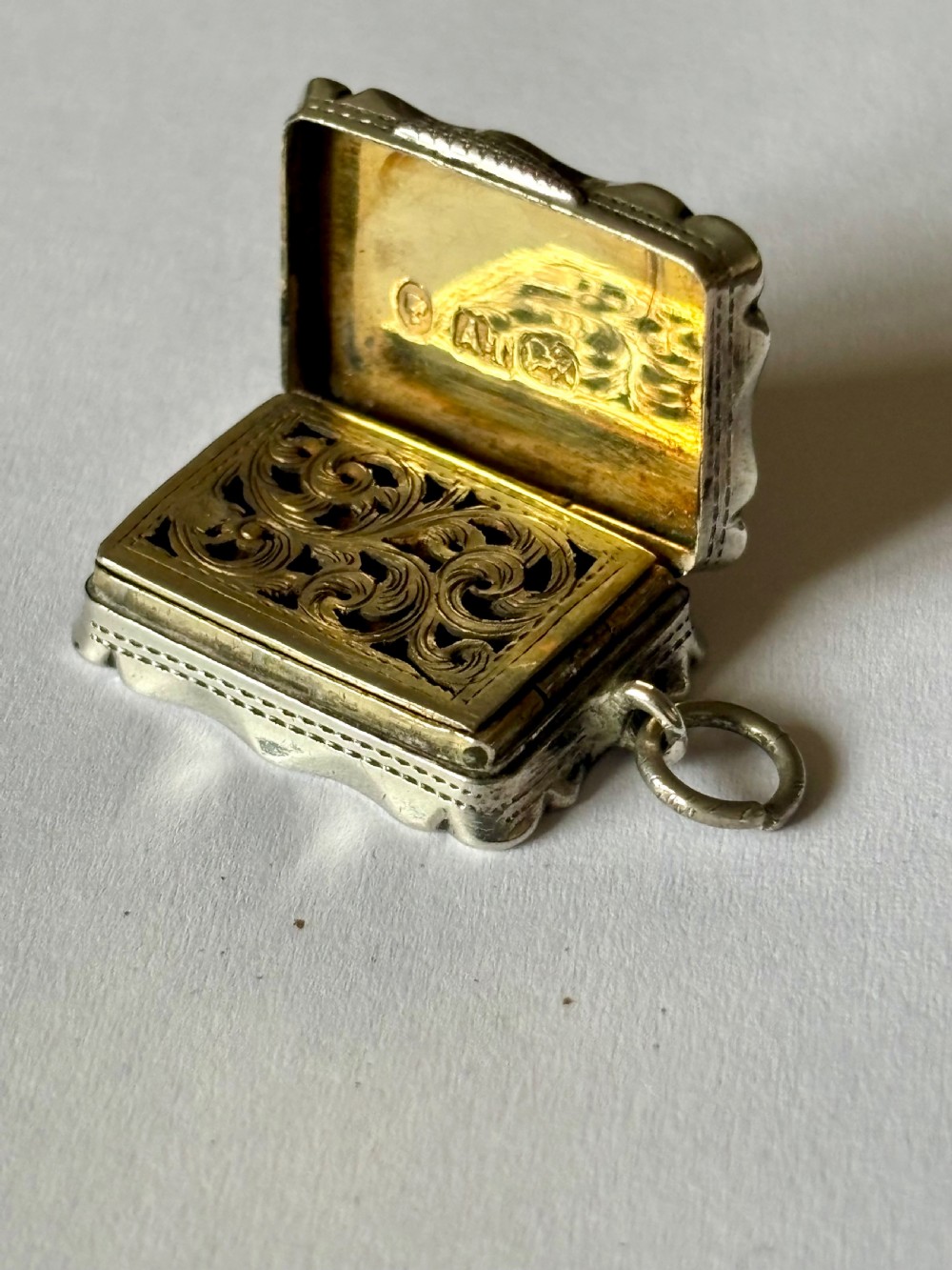 Silver Gilt Victorian Vinaigrette Birmingham 1856 Alfred Taylor with Sponge View XII