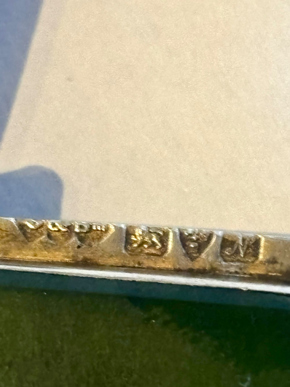 George V Silver Vesta Case with Green Agate Panel Smith & Bartlam Chester 1913 View III