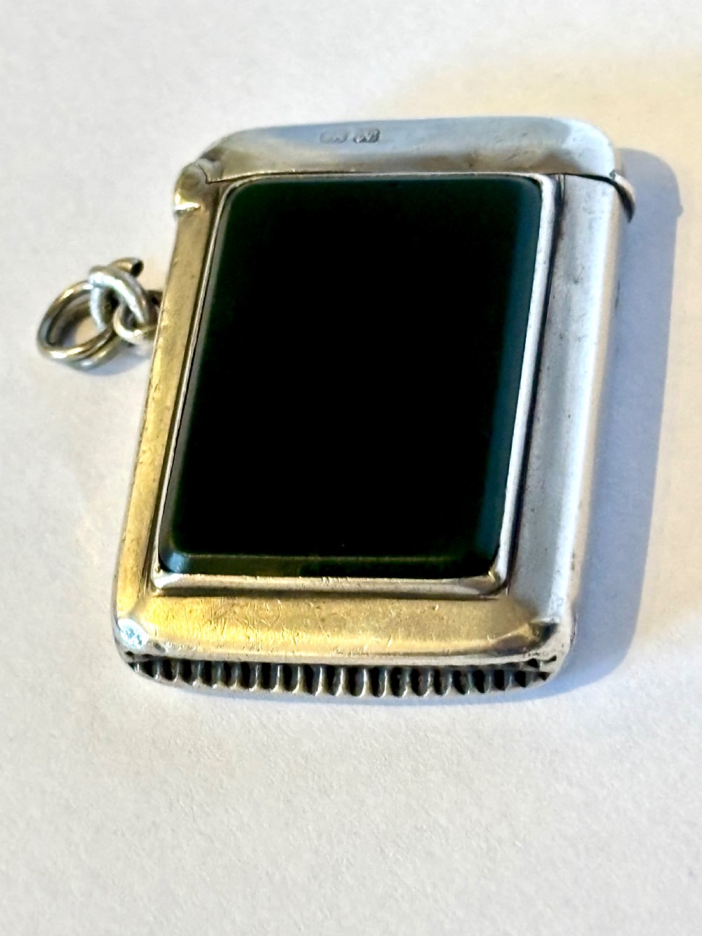 George V Silver Vesta Case with Green Agate Panel Smith & Bartlam Chester 1913 View V