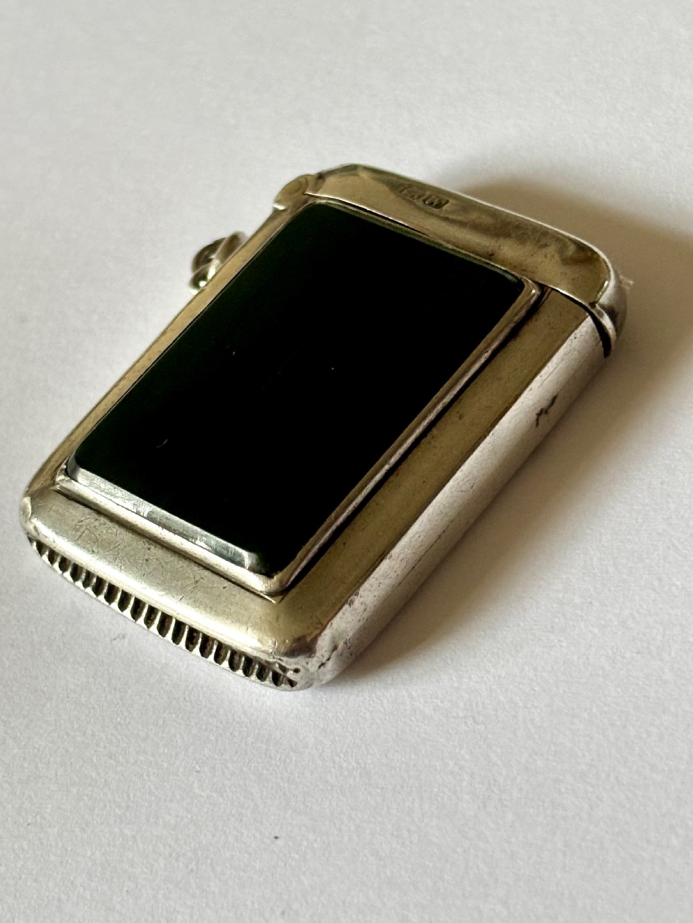 George V Silver Vesta Case with Green Agate Panel Smith & Bartlam Chester 1913 View VIII