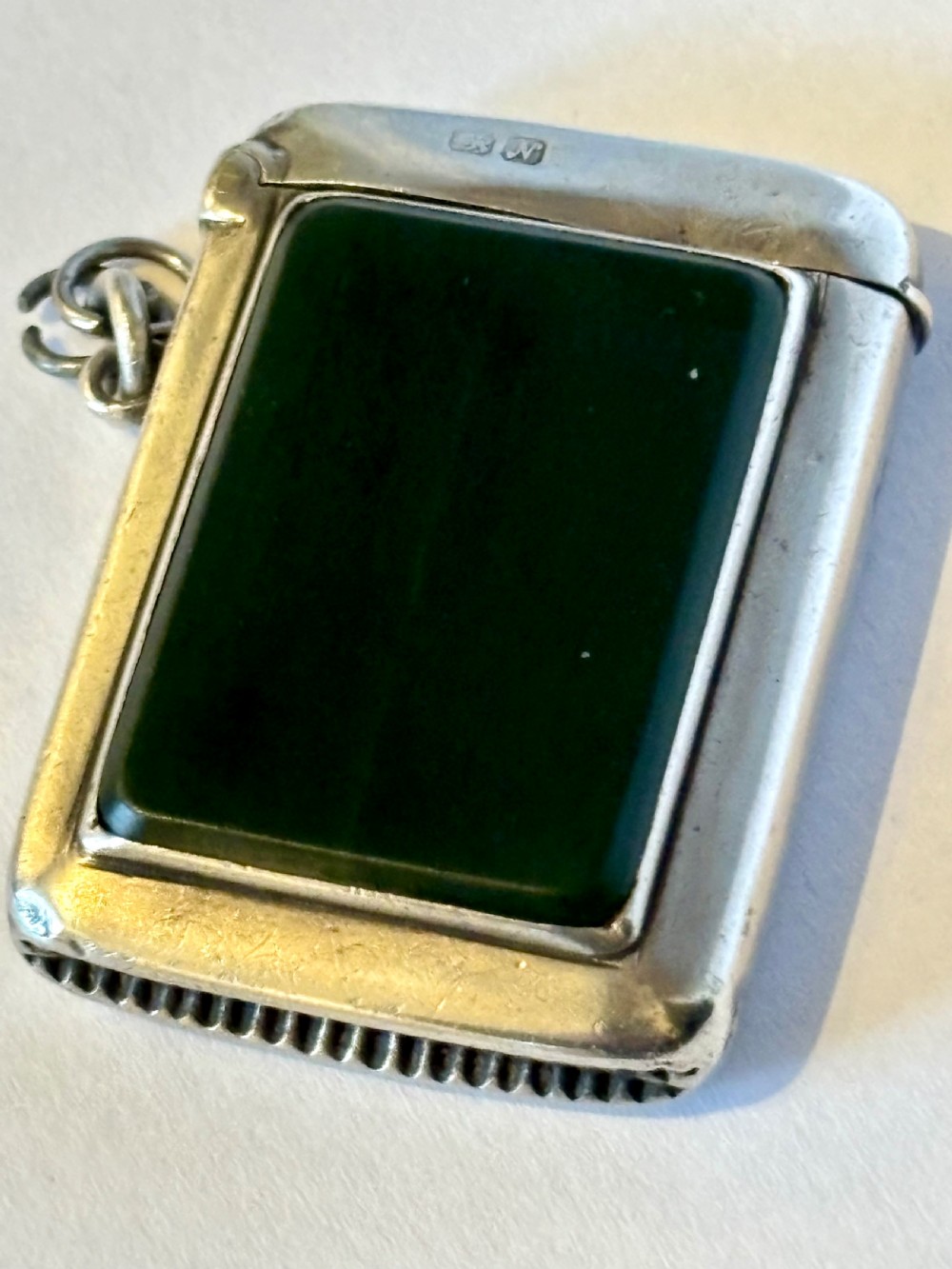 George V Silver Vesta Case with Green Agate Panel Smith & Bartlam Chester 1913 View XIII