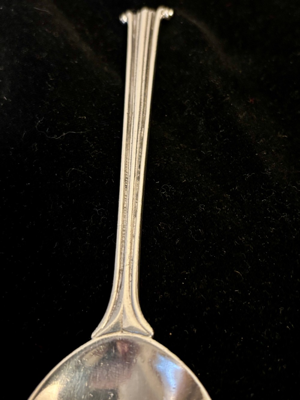 Leslie Gordon Durbin Silver Spoon London 1950 with Reeded Handle & Scroll Finial View V