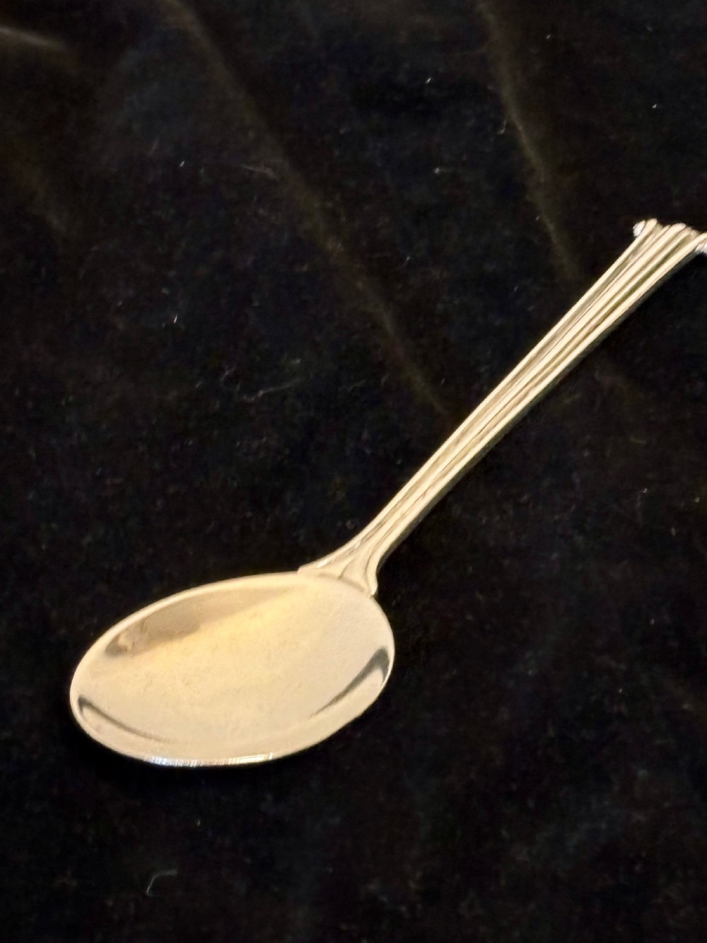 Leslie Gordon Durbin Silver Spoon London 1950 with Reeded Handle & Scroll Finial View VIII