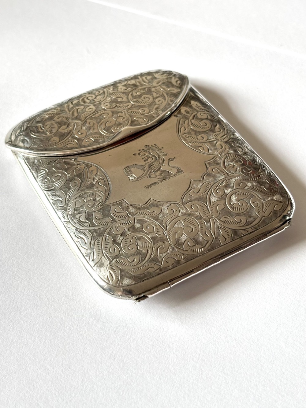 Edwardian Silver Gilt Cigarette Case with Lion Crest Boardman Glossop & Co 1904 View III