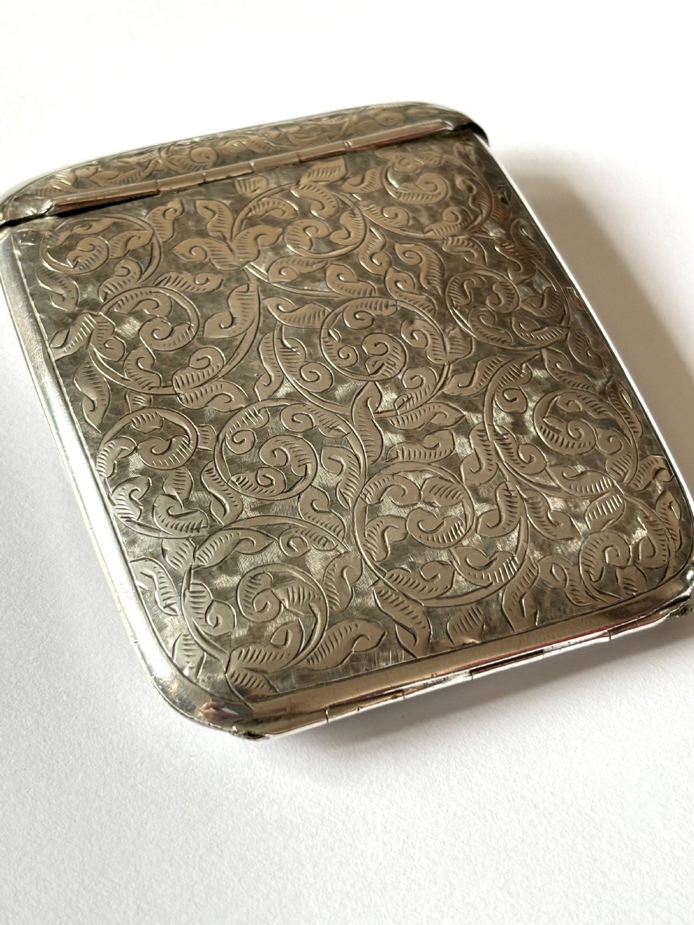 Edwardian Silver Gilt Cigarette Case with Lion Crest Boardman Glossop & Co 1904 View V