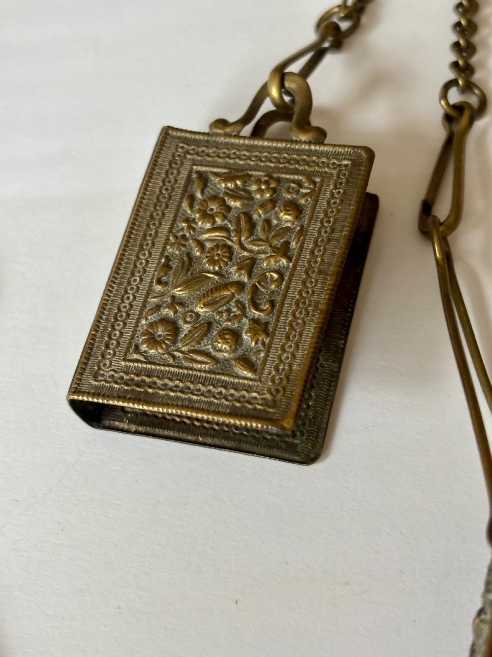 Victorian 19th Century Gilt Metal Chatelain Flowers & Foliage Thimble Scissors View XI