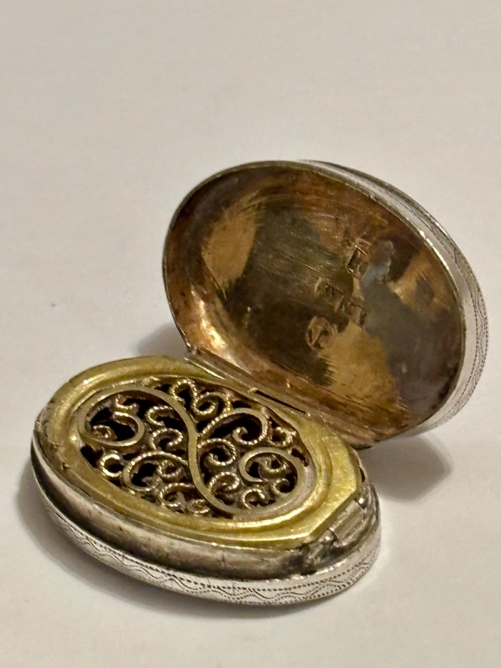 George III Curved Oval Silver Gilt Vinaigrette Birmingham 1808 Wardell & Kempson View VI