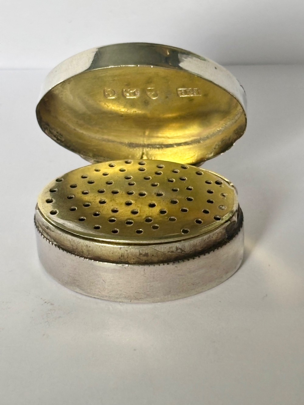 Antique George III Silver Gilt Oval Vinaigrette London 1798 Roger Biggs View VI