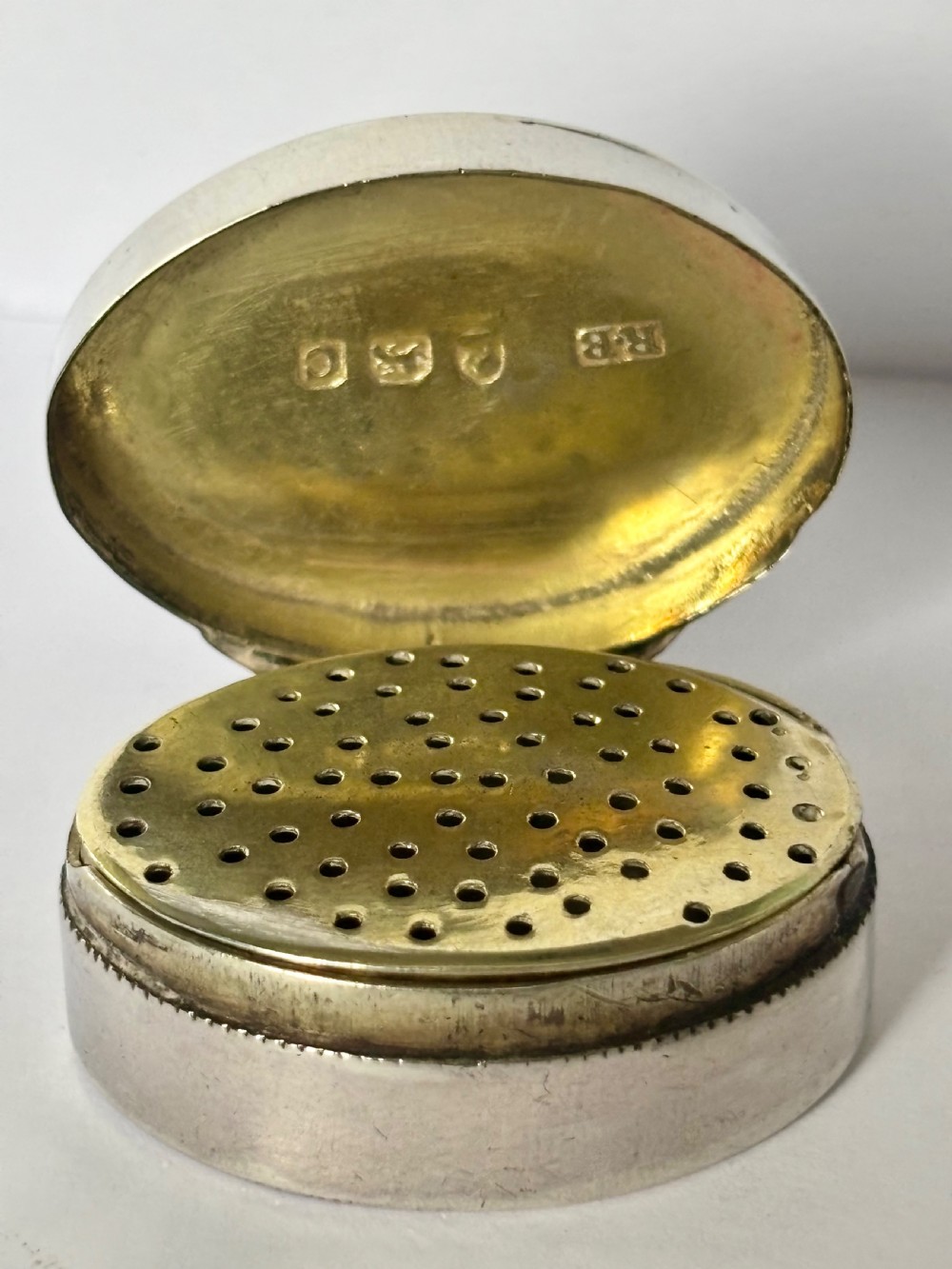Antique George III Silver Gilt Oval Vinaigrette London 1798 Roger Biggs View VII