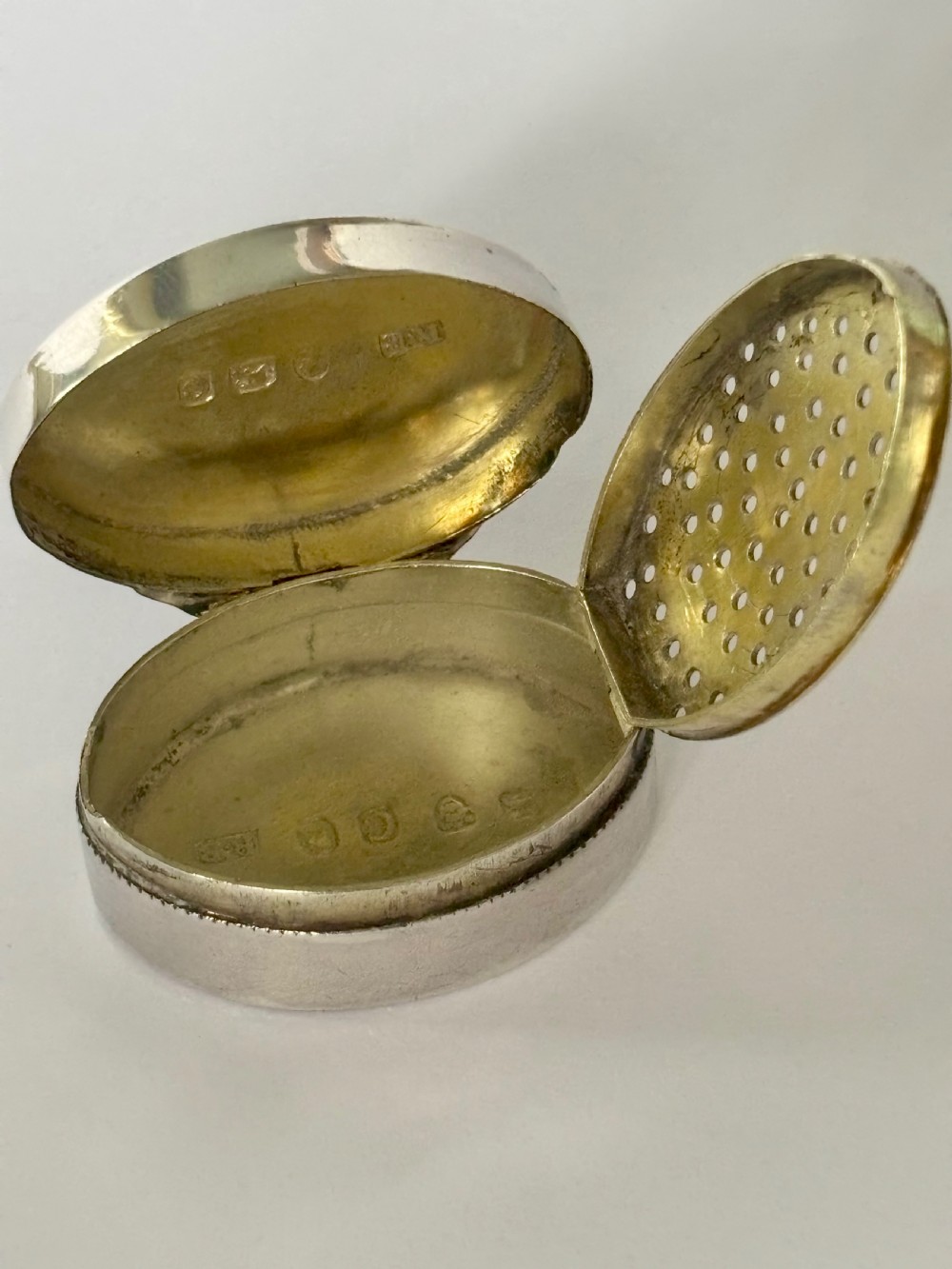 Antique George III Silver Gilt Oval Vinaigrette London 1798 Roger Biggs View VIII
