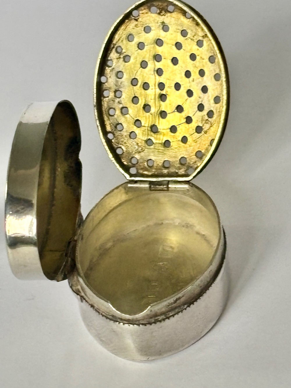 Antique George III Silver Gilt Oval Vinaigrette London 1798 Roger Biggs View X