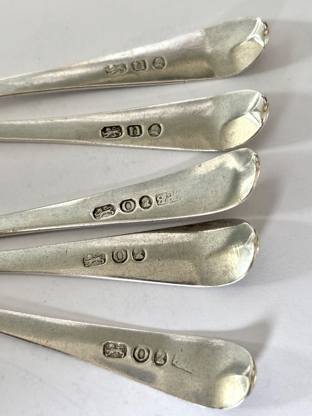 George III Set 5 x Silver Bright Cut Tea Spoons HESTER BATEMAN London 1788/9 View IV
