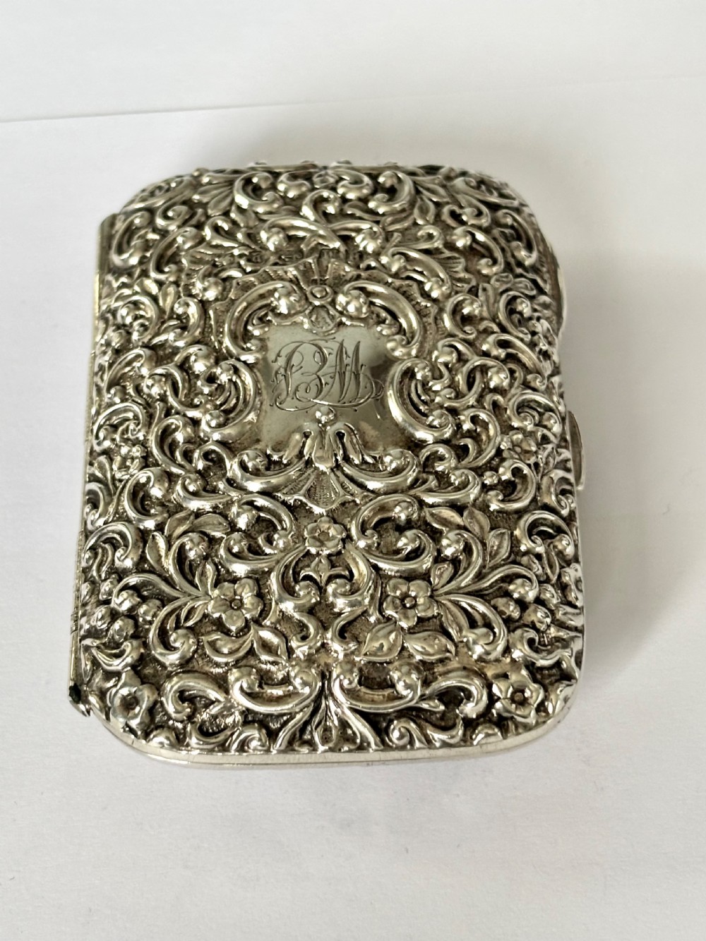 Victorian Repousse Silver Gilt Cigarette Cheroot Case HENRY MATTHEWS 1898 View II