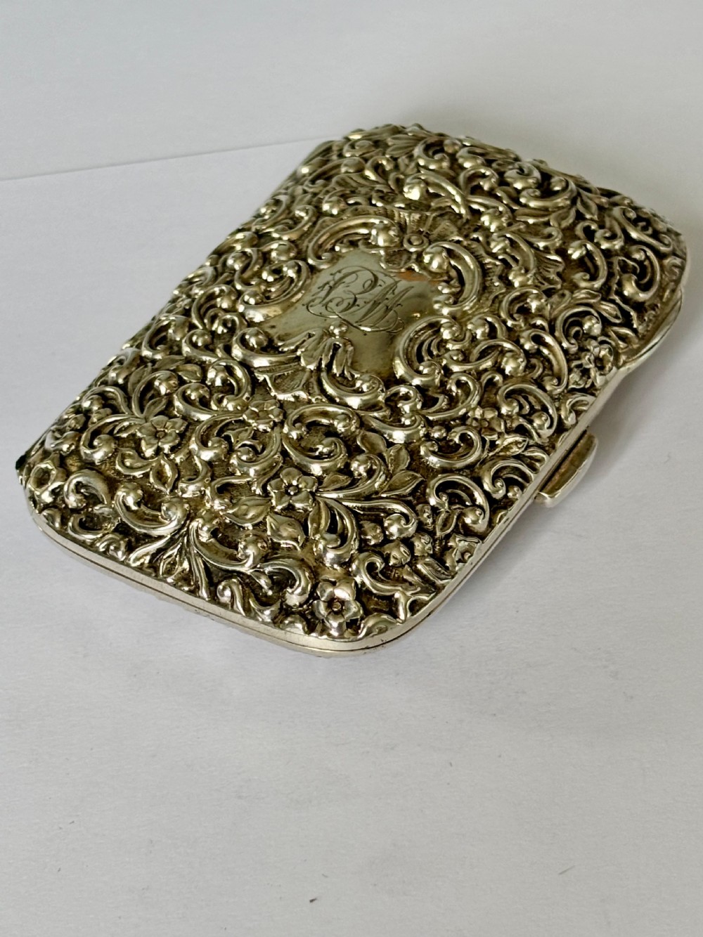 Victorian Repousse Silver Gilt Cigarette Cheroot Case HENRY MATTHEWS 1898 View III