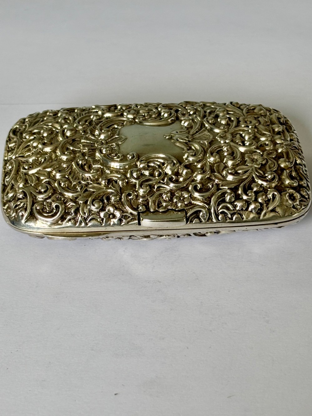 Victorian Repousse Silver Gilt Cigarette Cheroot Case HENRY MATTHEWS 1898 View IV