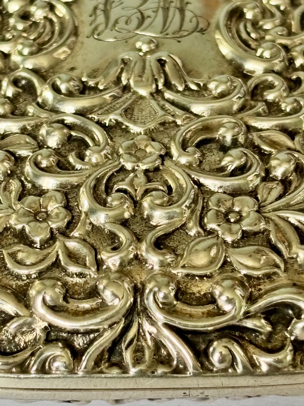 Victorian Repousse Silver Gilt Cigarette Cheroot Case HENRY MATTHEWS 1898 View VII