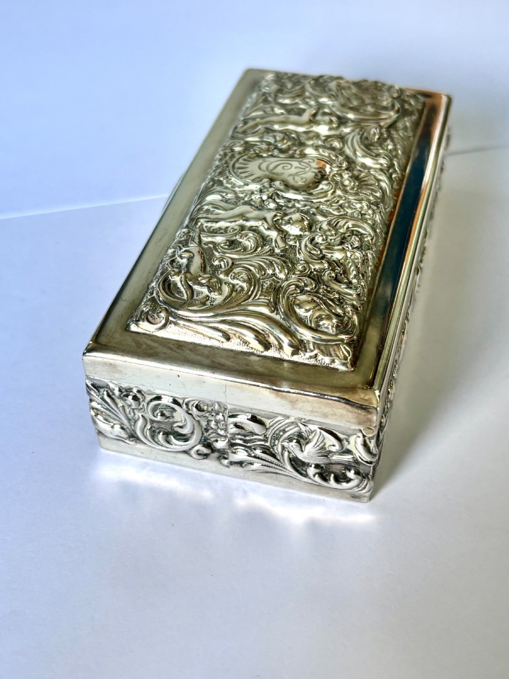 Antique Silver Dressing Table Trinket Box GOLDSMITHS & SILVERSMITHS London 1924 View VII