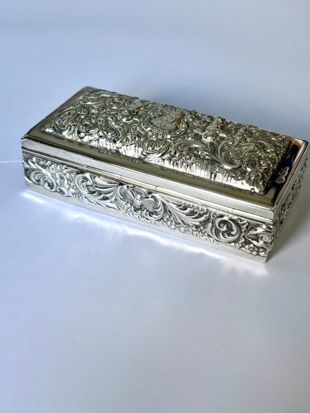 Antique Silver Dressing Table Trinket Box GOLDSMITHS & SILVERSMITHS London 1924 View VIII