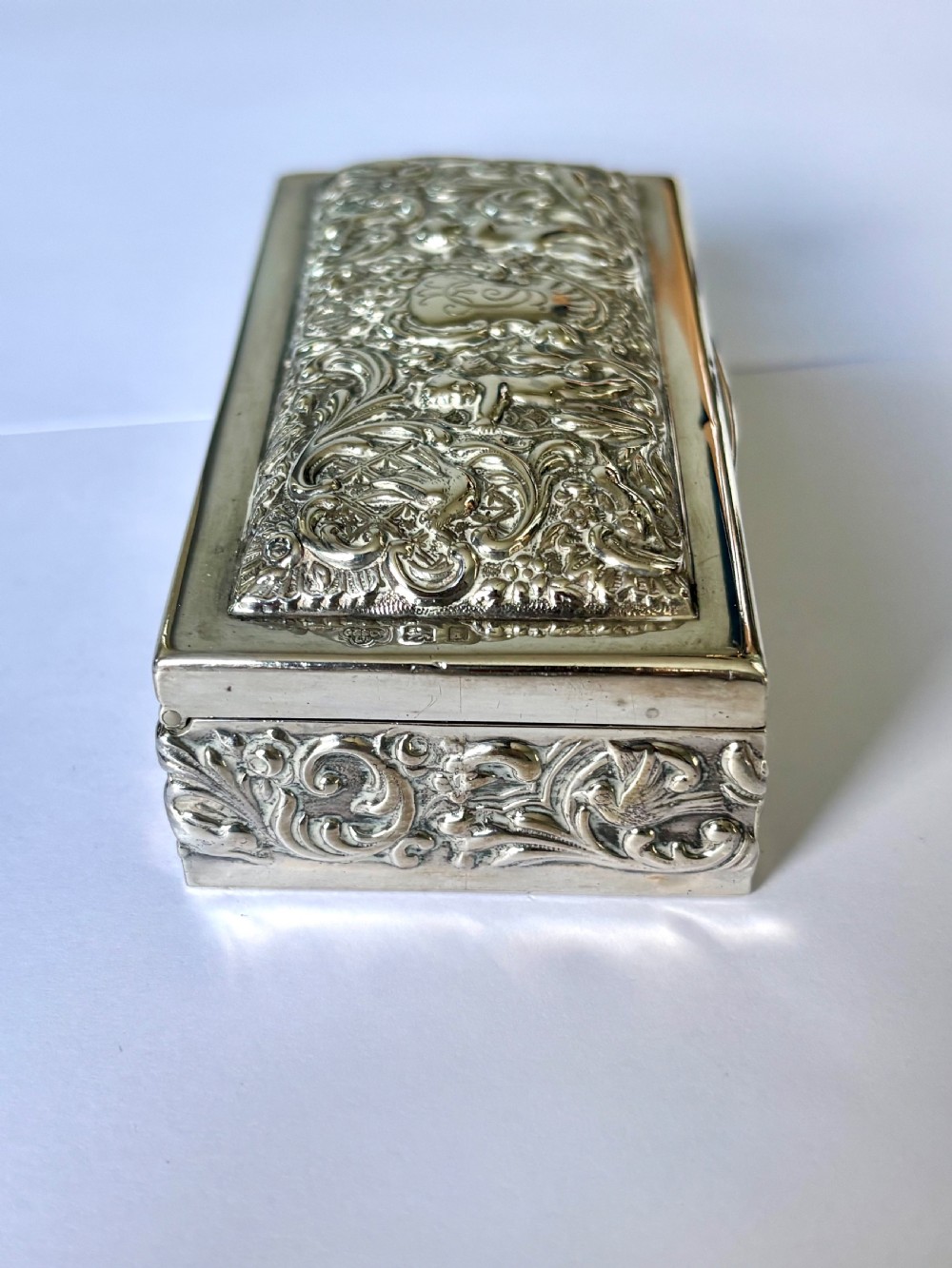 Antique Silver Dressing Table Trinket Box GOLDSMITHS & SILVERSMITHS London 1924 View XIII