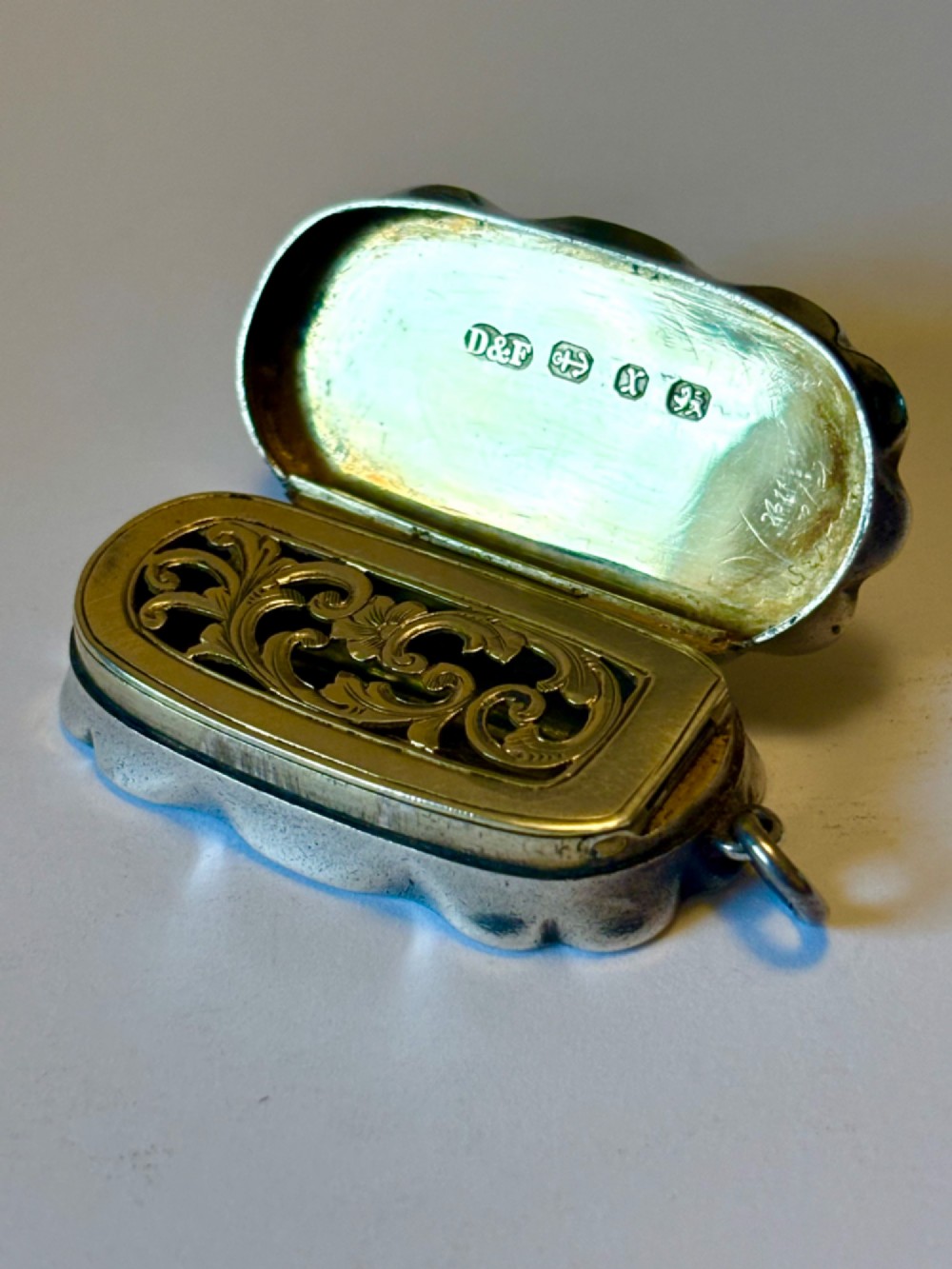Victorian Silver Gilt Vinaigrette Bham 1897 Deakin Francis Diamond Jubilee Year View II