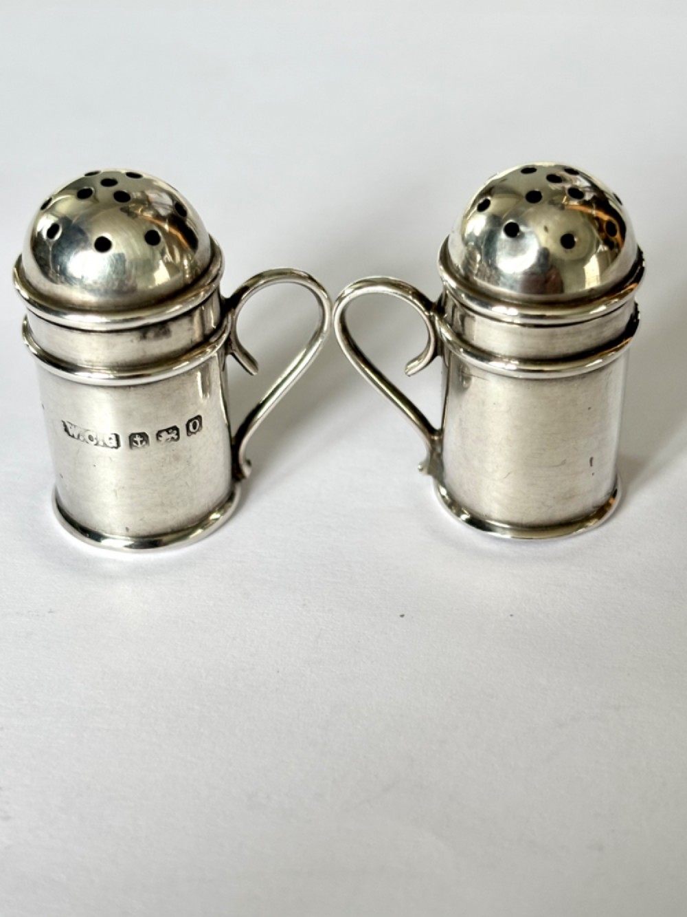Pair of Novelty Silver Pepperettes Flour Shakers 1913 Wilfred Chidlaw Griffiths View VI