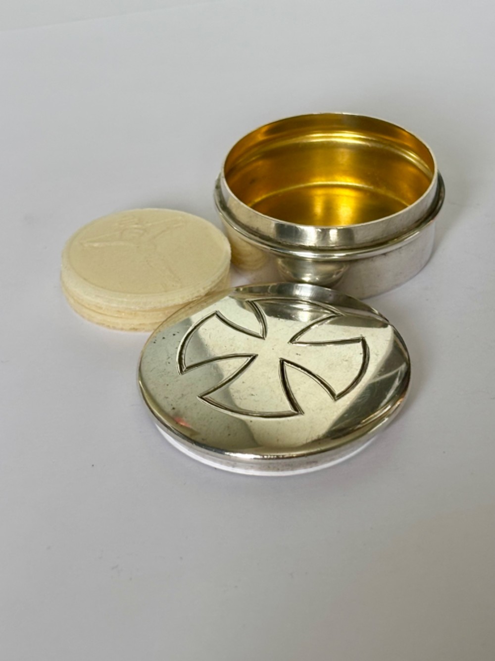 Sterling Silver Gilt Ecclesiastical PYX Box Cross AR Mowbray & Co London 1960