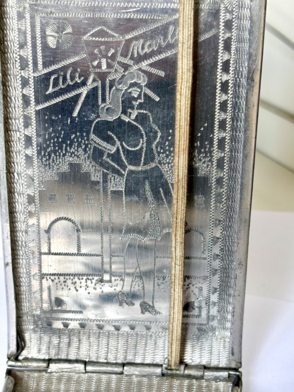 WWII POW North AFRICA EGYPT Aluminium Cigarette Case MOSQUE SPHINX LILI MARLEEN View II
