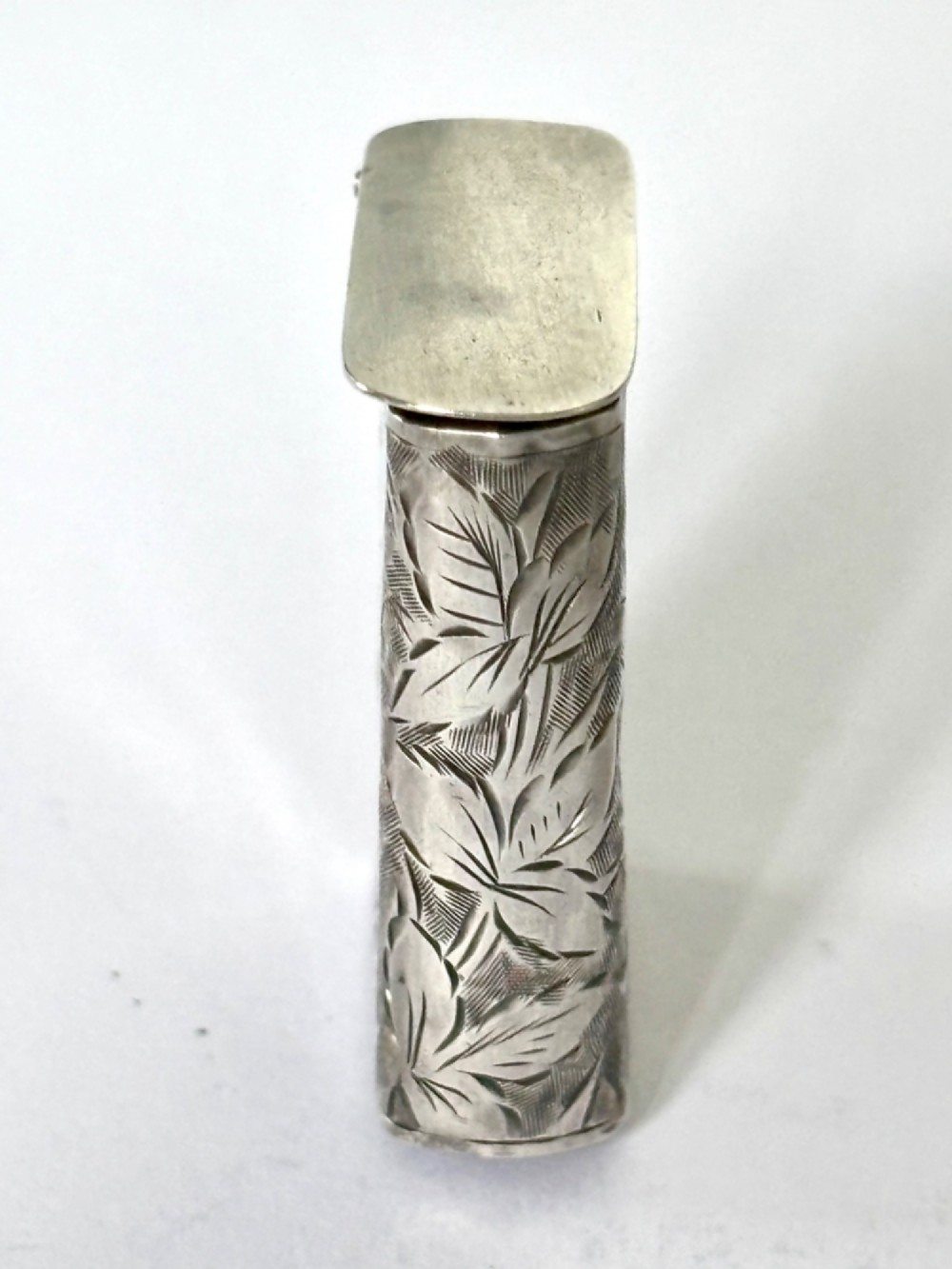 Victorian Silver Flip Top Vesta Case HENRY WILLIAMSON BIRMINGHAM 1886 View II
