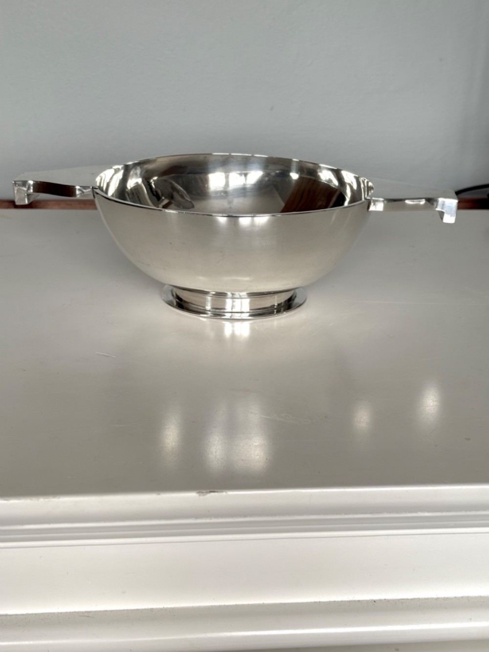 LARGE SCOTTISH SILVER QUAICH HAMILTON & INCHES EDINBURGH 1920 24cm 9.5inch 358g View II