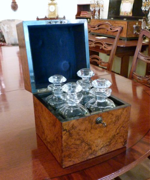 Fine Victorian Burr Walnut Decanter Box